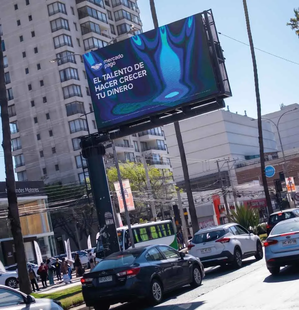 Pantalla LED con campaña de Mercado Pago en Viña del Mar